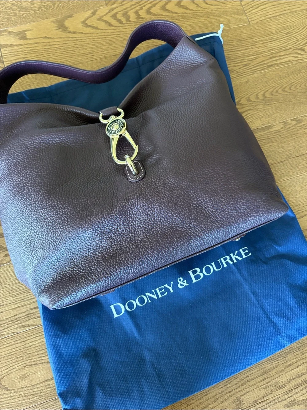 Dooney & Bourke Pebble Logo Lock Large Sac - Plum Wine |